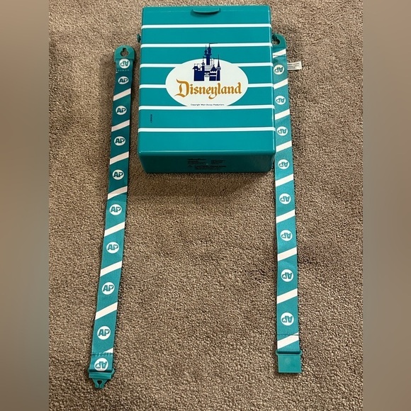 2021 Disneyland Annual Pass Holder Exclusive Retro Popcorn Bucket Disney Resort - Picture 1 of 8